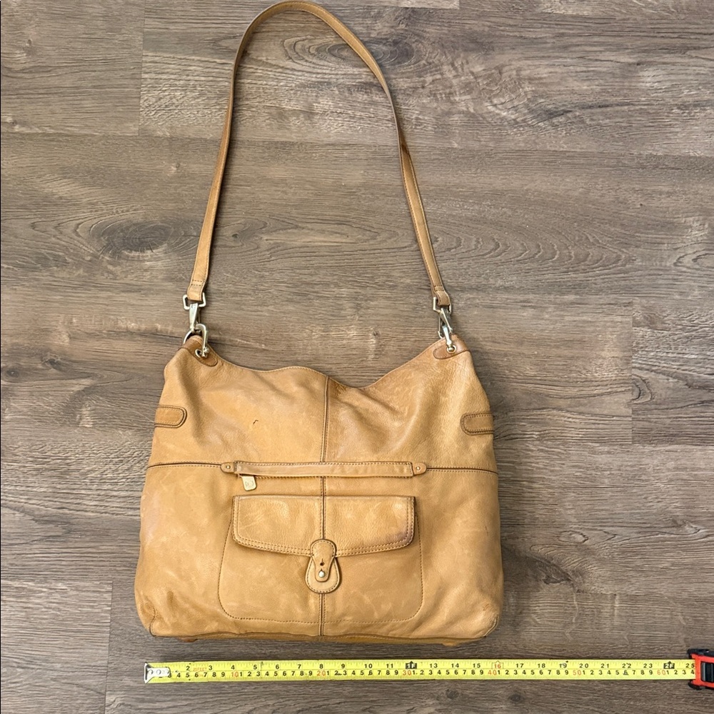 Tan Leather Shoulder Bag - Classic Women's Tote